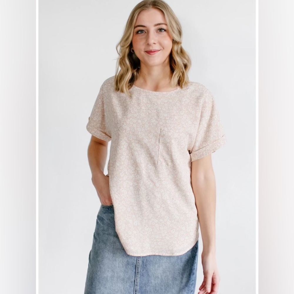 SHALOM' FLORAL TOP IN BLUSH Main Street exchange NWT  size small